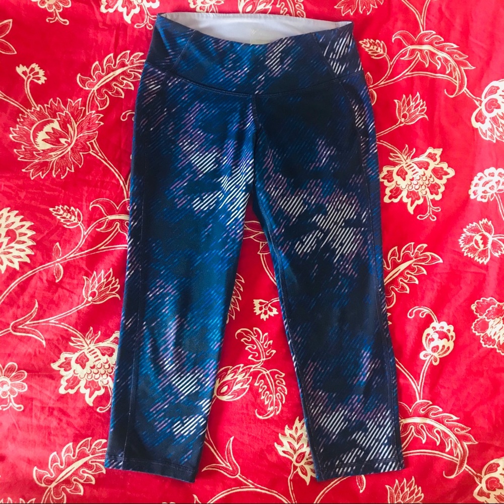 Old Navy Active Capri Pants